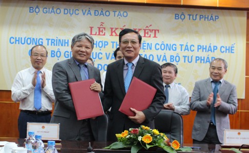 Tăng cường phối hợp thực hiện công tác pháp chế giữa Bộ Giáo dục và Đào tạo và Bộ Tư pháp